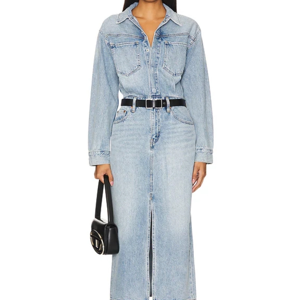 Light Blue Wide Leg Jeans with Relaxed Fit and Defined Waist